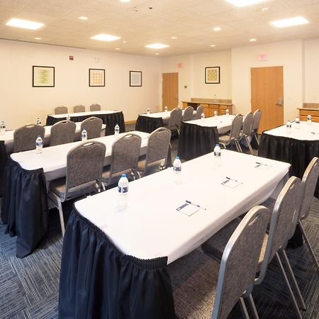 Holiday Inn Express Hotel & Suites Detroit-Utica By Ihg Екстериор снимка