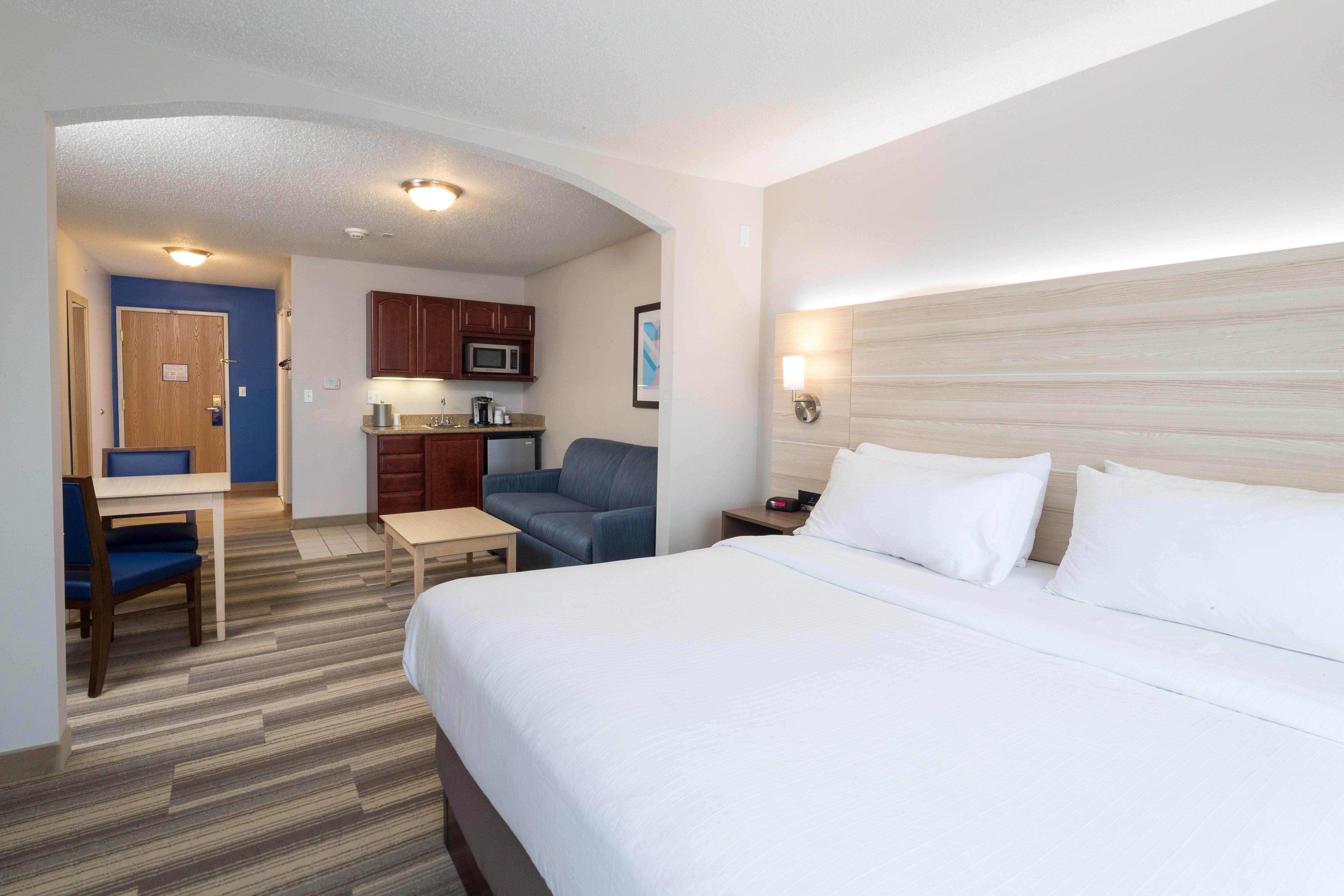 Holiday Inn Express Hotel & Suites Detroit-Utica By Ihg Екстериор снимка