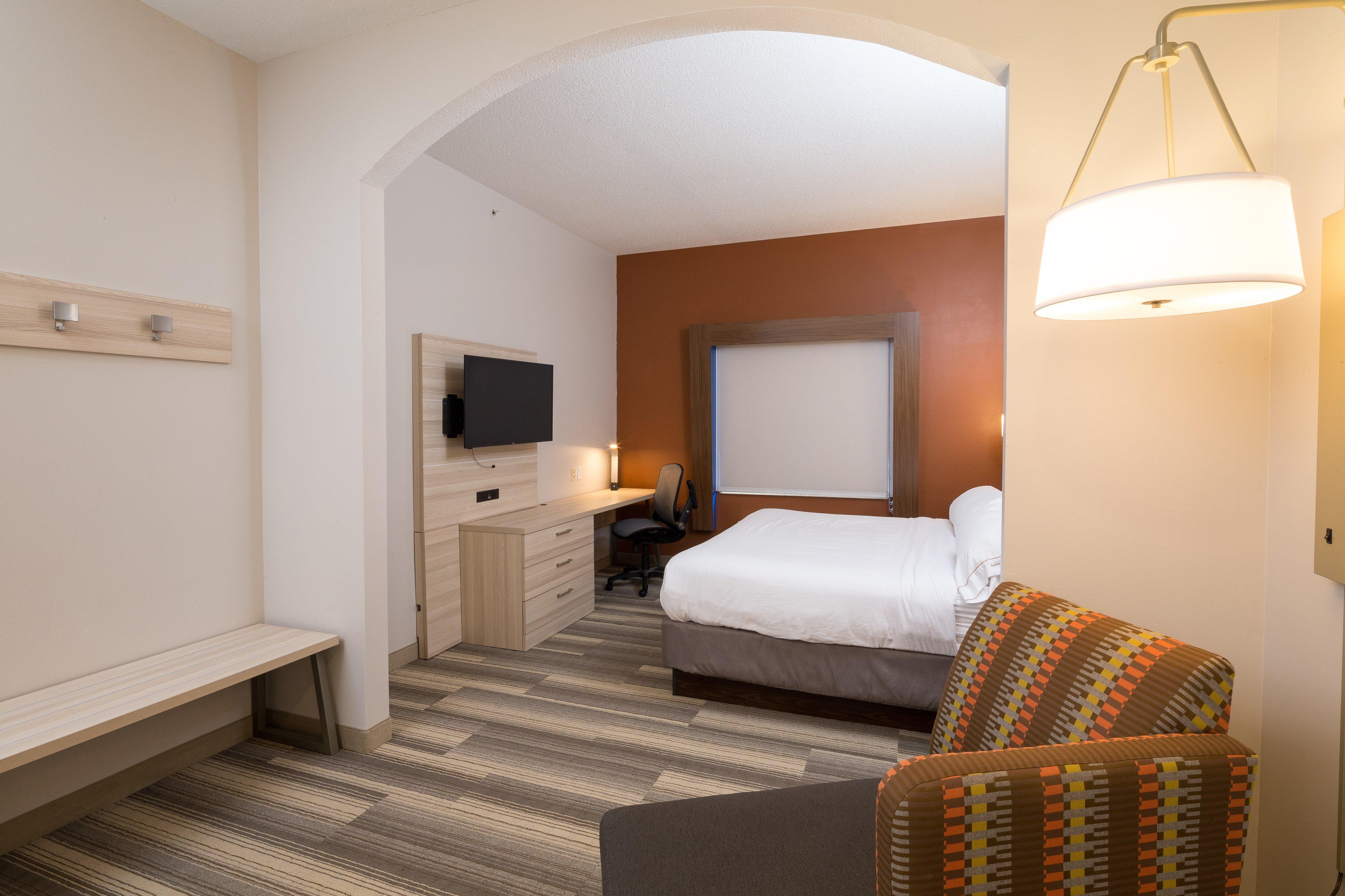Holiday Inn Express Hotel & Suites Detroit-Utica By Ihg Екстериор снимка