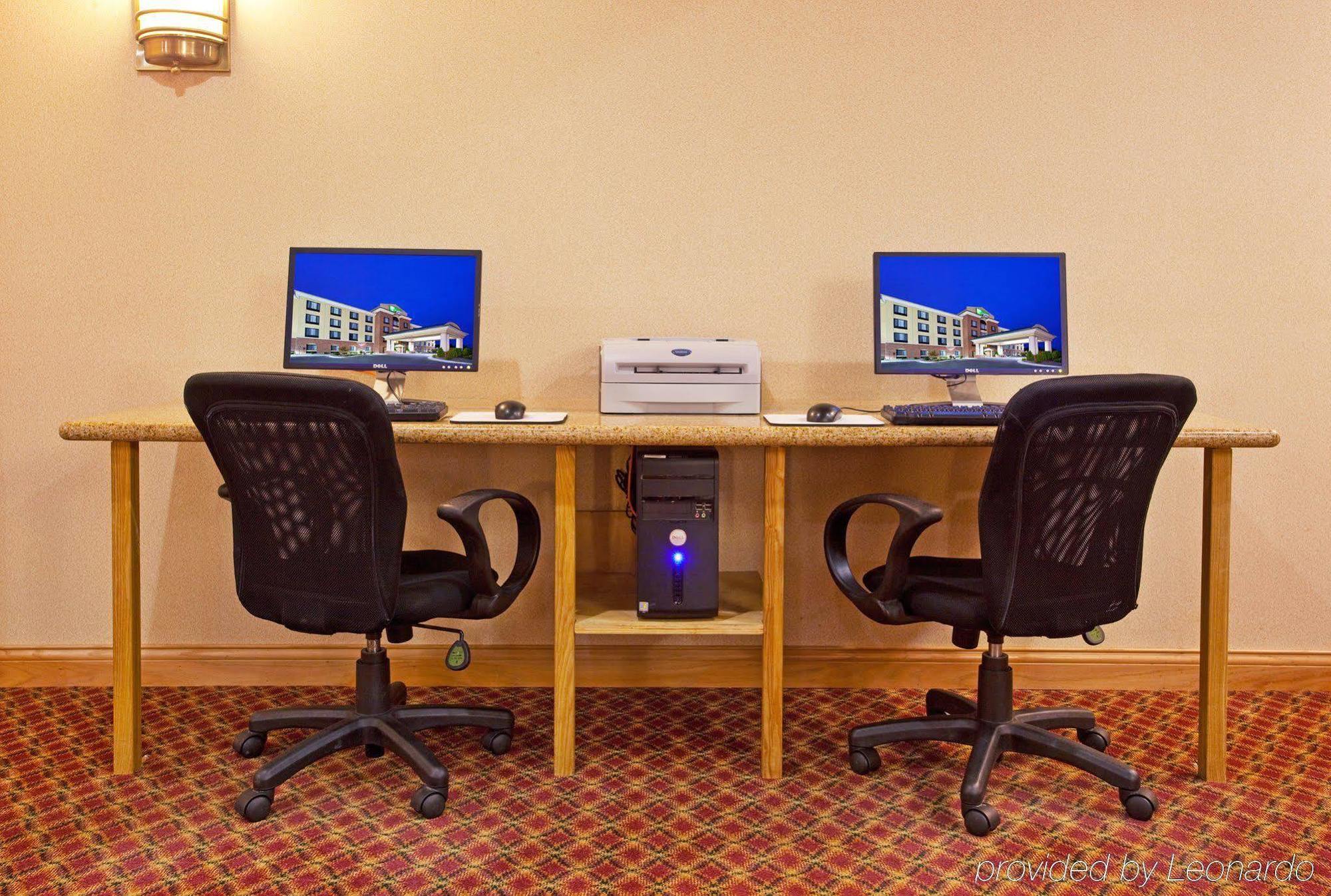 Holiday Inn Express Hotel & Suites Detroit-Utica By Ihg Съоръжения снимка